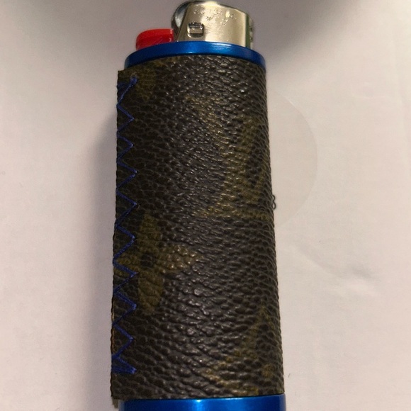 Louis Vuitton case - Picture 2 of 2